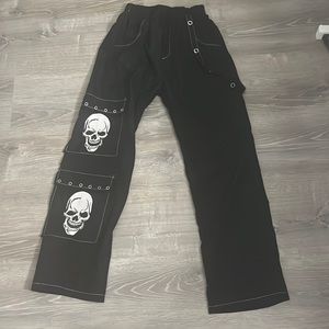 Romwe black cargo pants designed graphic skulls